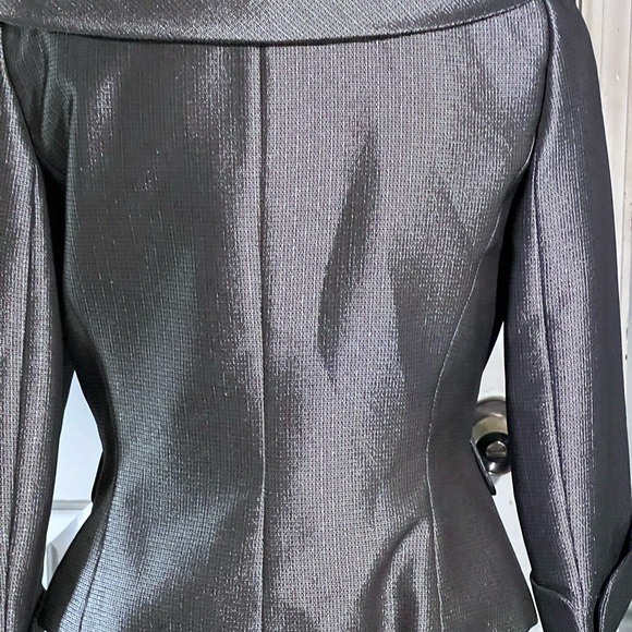 Women Larry Levine Silver Gray Skirt Suits size 6 Lined  SkirtSuit Church - Picture 7 of 10